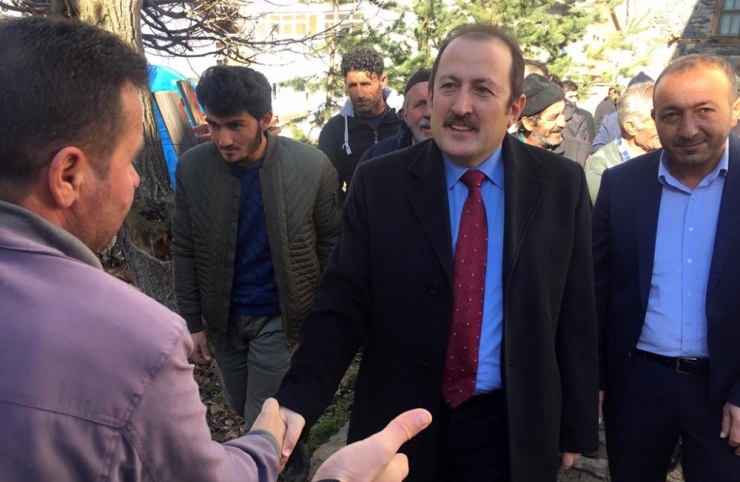 Vali Pehlivan Yazyurdu Köyü’nde Vatandaşla Bir Araya Geldi