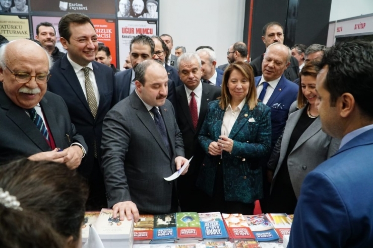 Açıköğretim Sistemi Tüyap Kitap Fuarı’nda Ziyaretçilerini Bekliyor