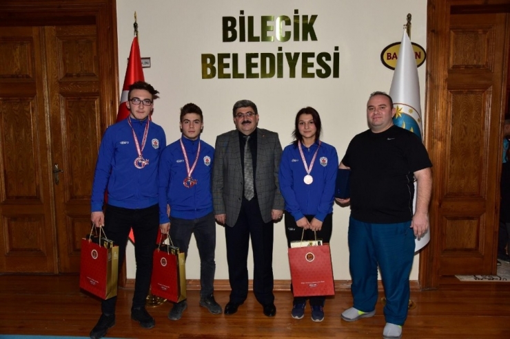 Halter Ve Judo Şampiyonları Ödüllendirildi