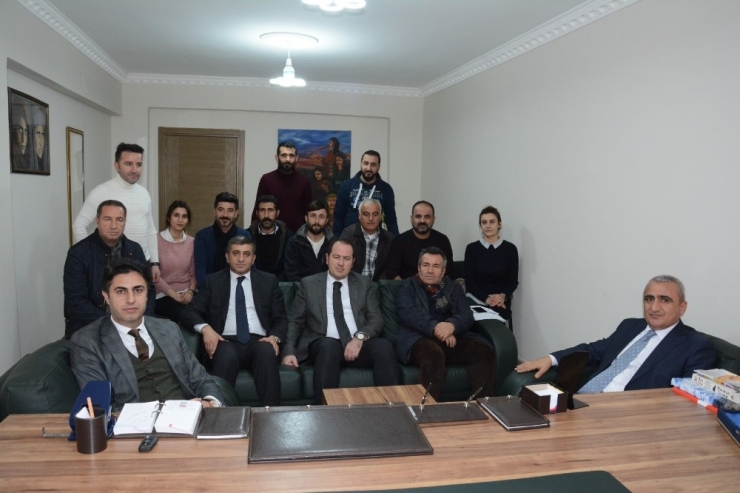 Müdür Gür’den Reng-i Hakkari’ye Ziyaret