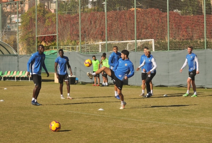 Alanyaspor’da Rizespor Maçı Hazırlıkları Sürüyor
