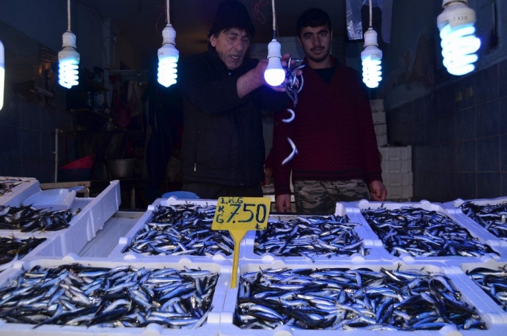 Tezgahlar Şenlendi Ama Bu Defa Müşteri Yok