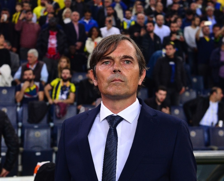 Phillip Cocu’nun Sözleşmesi Feshedildi