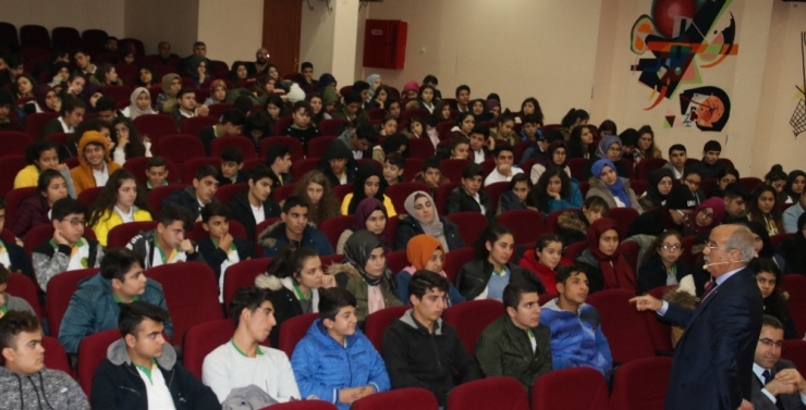 Genel Sekreter Abdulkadir Açar Gençlerle Buluştu