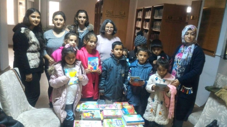 Öğrencilerden Sosyal Duyarlılık Etkinlikleri