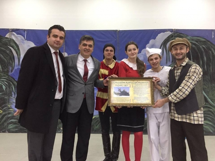 Pazaryeri’nde Bin 450 Kişi Tiyatro Etkinliğine Katıldı