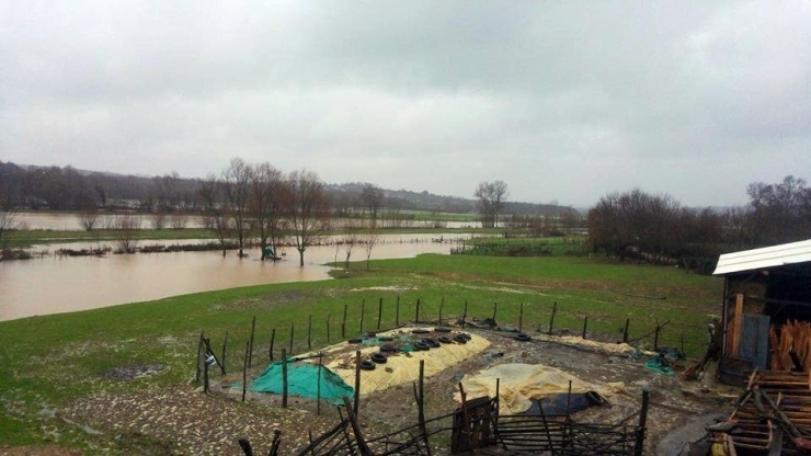 Kaynarca’da Tarım Arazilerinin Bir Kısmı Sular Altında Kaldı