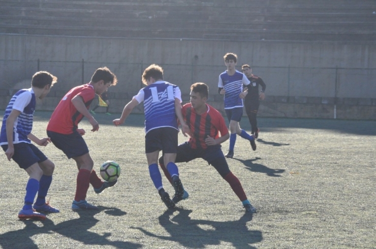 Gençlik Şöleni Futbol Turnuvası Başladı
