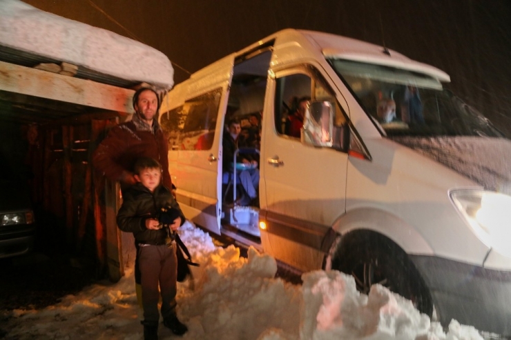 Taşımalı Öğrencilerin Zorlu Yolculukları
