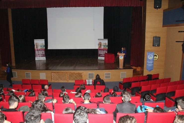 Sağlık Konferansları Sürüyor