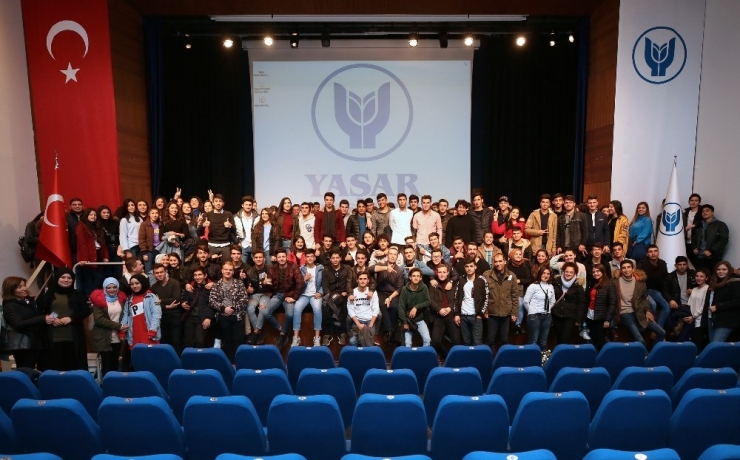 Liselilere Güvenli İnternet Eğitimi