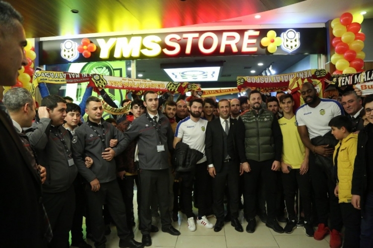 E.yeni Malatyaspor’un İmza Gününe Yoğun İlgi