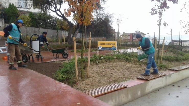 Parkların Bakım Ve Onarım Çalışmaları Sürüyor