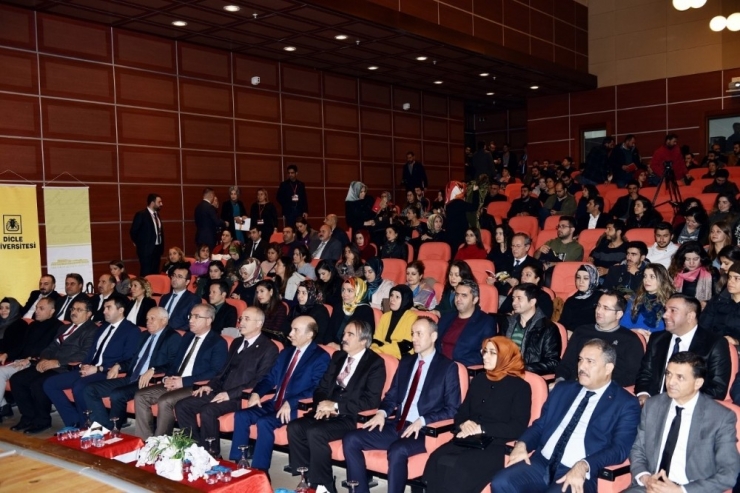 Rektör Bağlı ’Çocuk İstismarına Dur De’ Sempozyumunda Konuştu