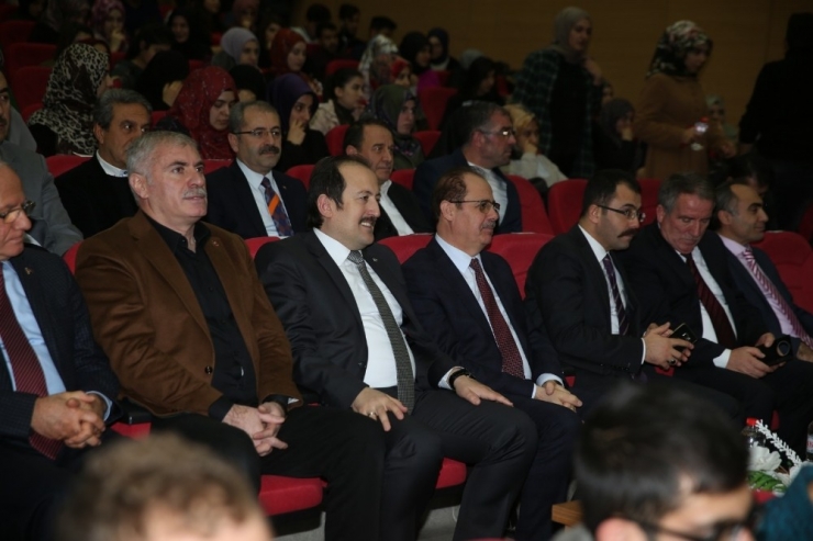 Bayburt’ta ‘İnsan Hakları’ Konulu Konferans Düzenlendi