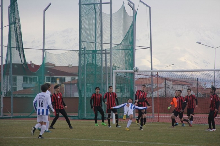 Gençler Futbol Müsabakaları Tamamlandı