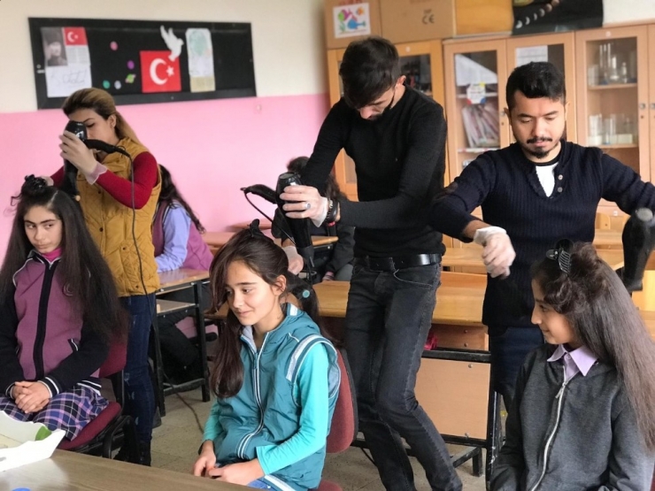 Köy Okullarındaki Öğrencilerin Saçları Ücretsiz Kesiliyor