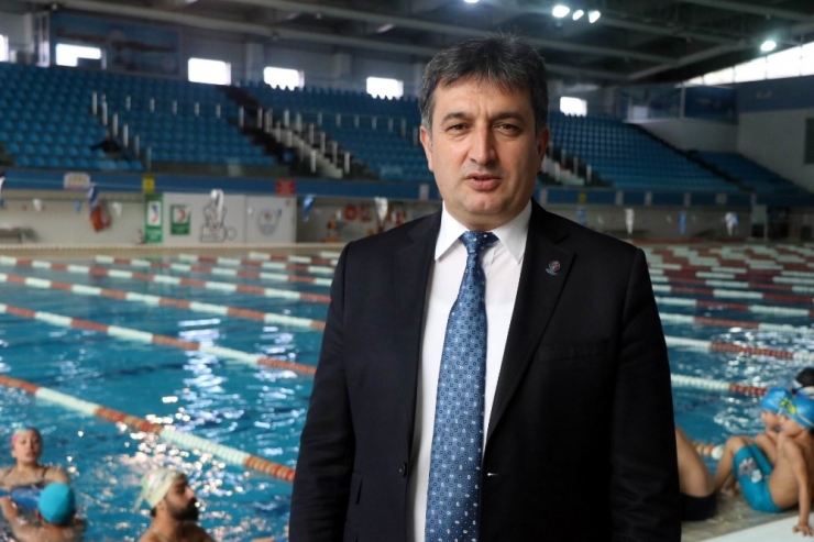 Kayseri’de Yüzme Bilmeyen Kalmayacak