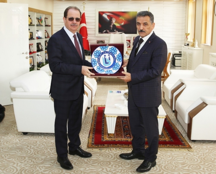 Samsun Valisi Kaymak’tan Rektör Coşkun’a Ziyaret