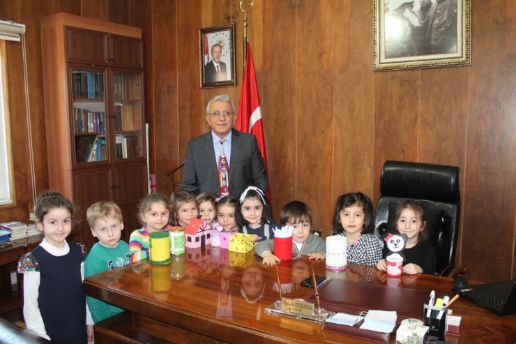 Kur’an Kursu Öğrencileri Yemenli Çocuklar İçin Para Topladı