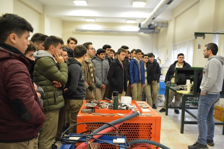 Aday Öğrenciler Düzce Üniversitesini Gezdi