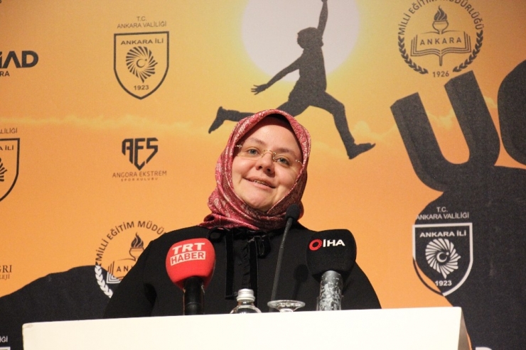 Bakan Selçuk: "Bağımlılıkla Mücadele Kapsamında 400 Bin Kişiye Eğitim Verildi”