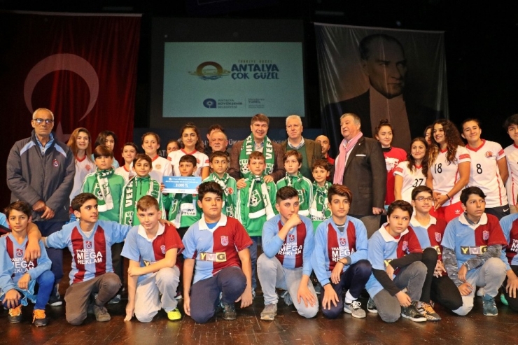 Antalya Büyükşehir’den 106 Amatör Kulübe 382 Bin Tl’lik Destek