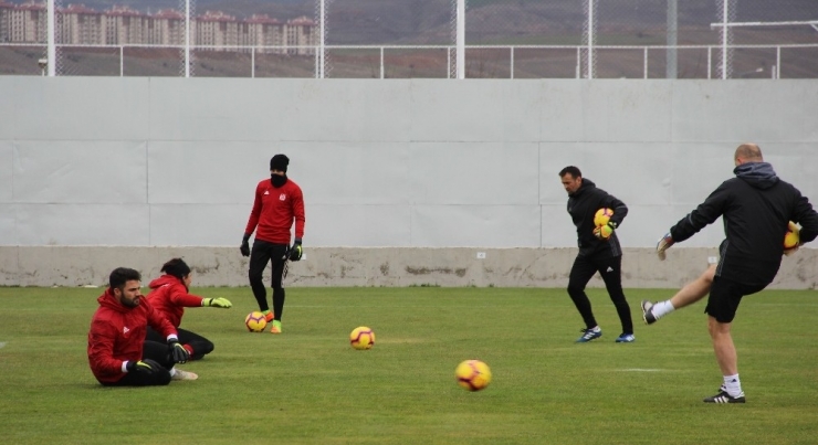 Sivasspor, Galatasaray Maçı Hazırlıklarını Sürdürdü