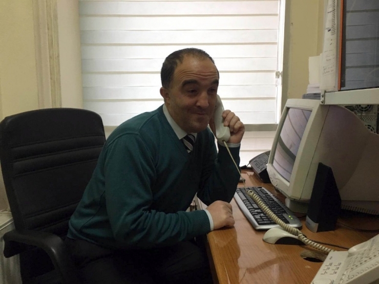 Görme Engelli Santral Memuru Hafızasında 5 Bin Telefon Numarası Tutuyor