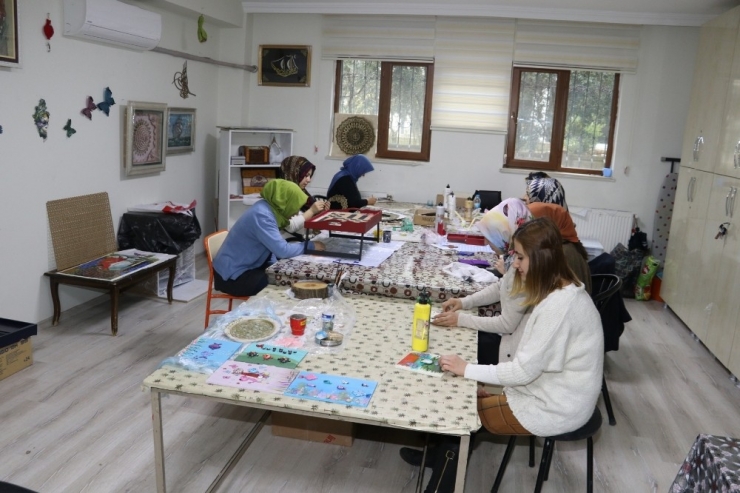 Karaköprü’de Kadınlar Kurslarla Meslek Ediniyor