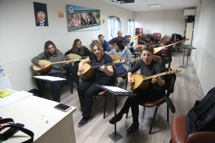Odunpazarı Halk Merkezleri Atölyelerinde Eğitimler Sürüyor
