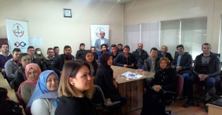 Şaphane’de Yeni Girişimciler Yetiştiriliyor