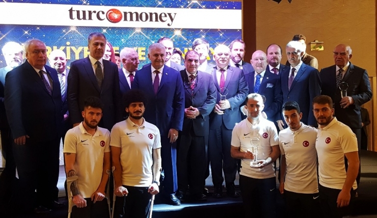 Tbmm Başkanı Yıldırım’a “Yılın Devlet Adamı” Ödülü