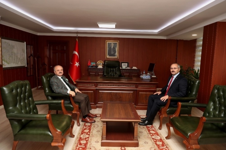 Vali Çakacak, Kaymakam Bilgin’i Ziyaret Etti