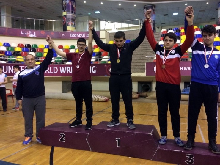 İhlas Koleji’nden Güreşte İstanbul İkinciliği