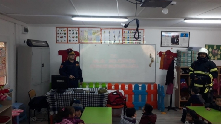 İtfaiye Müdürlüğünün Okullarda Eğitimlerine Devam Ediyor
