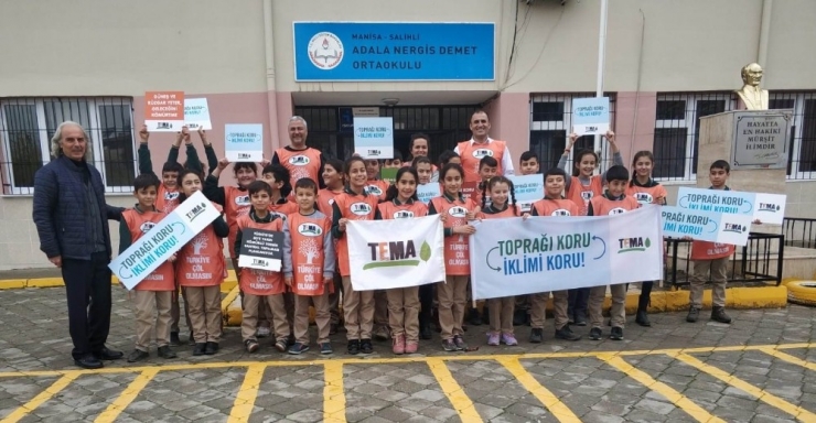 Ortaokul Öğrencileri Tema Gönüllüsü Oldu