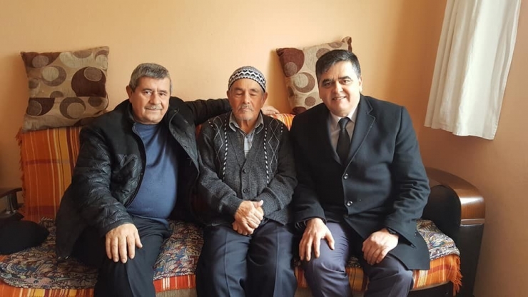 Başkan Yalçın Kutsal Topraklardan Dönen Vatandaşları Ziyaret Etti