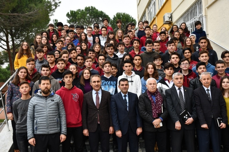 Boksörler Öğrencilerle Buluştu