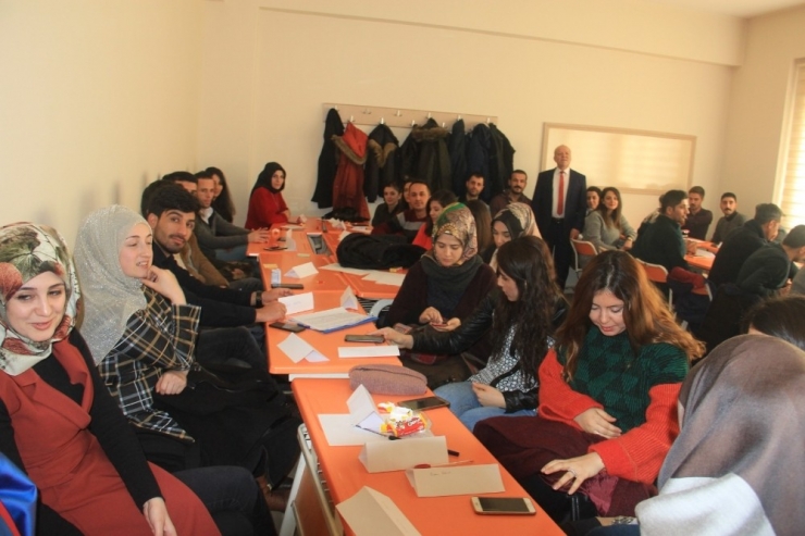 Hakkari’de Eğitimcilere Kişisel Gelişim Semineri