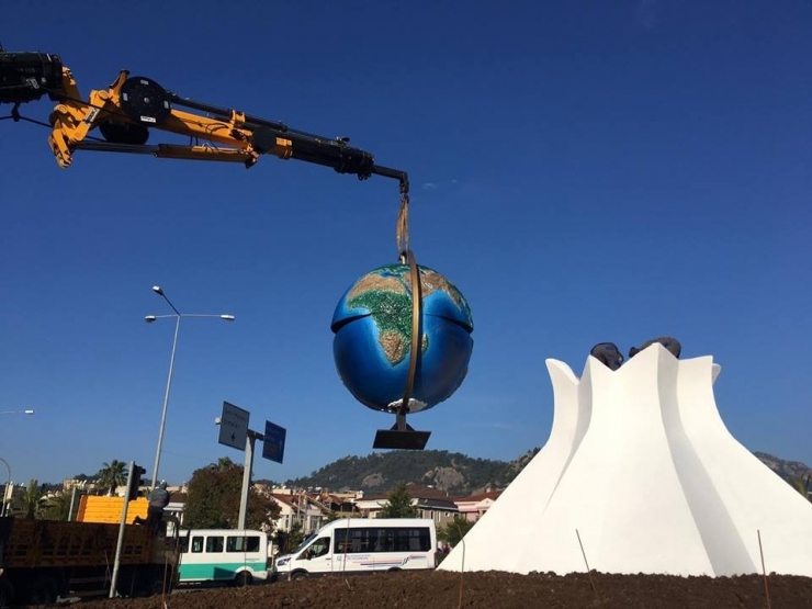 İnci Heykeli Artık Daha Da Parlak