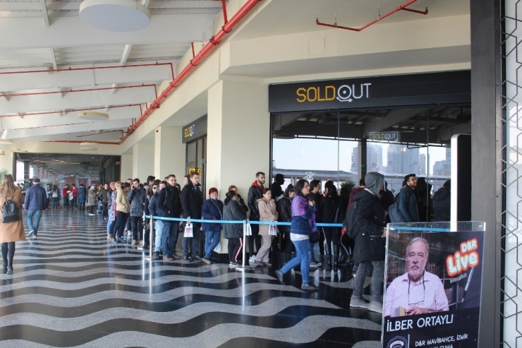İzmir’de İlber Ortaylı’ya Yoğun İlgi