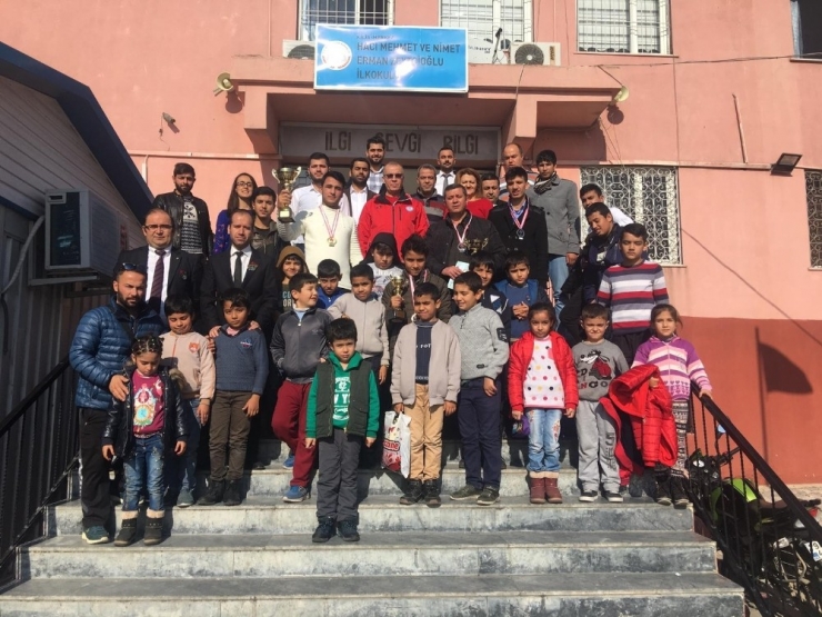 Satranç Turnuvasında 80 Sporcu Yarıştı