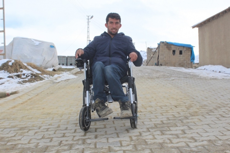 Yürüme Engelli Yasin’in Akülü Araç Sevinci
