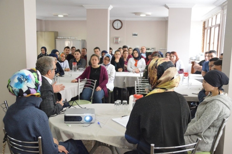 Hastane Çalışanlarına 5 Bin Yıllık Hacamat Tedavisi Anlatıldı