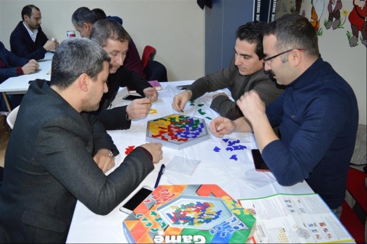İvrindi’de Zeka Oyunları Öğreticiliği Kursu İlgi Gördü