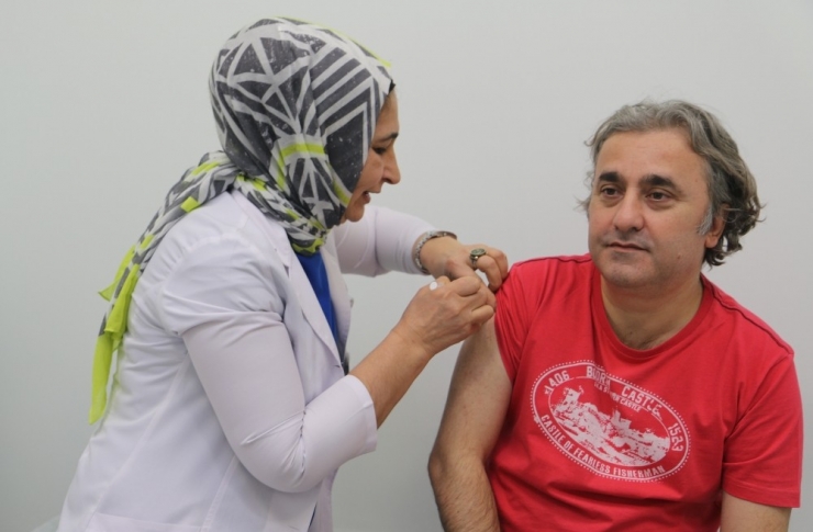 65 Yaş Üstü Kişiler İçin Aşı Vakti