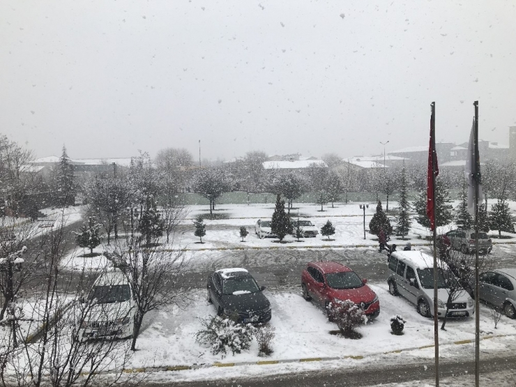 Bingöl’de 46 Köy Yolu Ulaşıma Kapandı