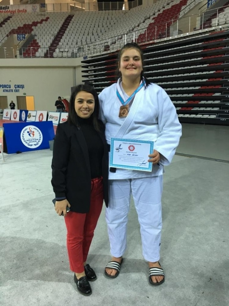 Salihlili Judocu Türkiye 3’üncüsü Oldu