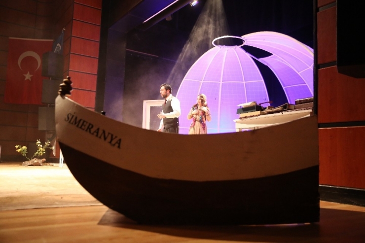 “Yalnızız” Kayseri’de Sahnelendi